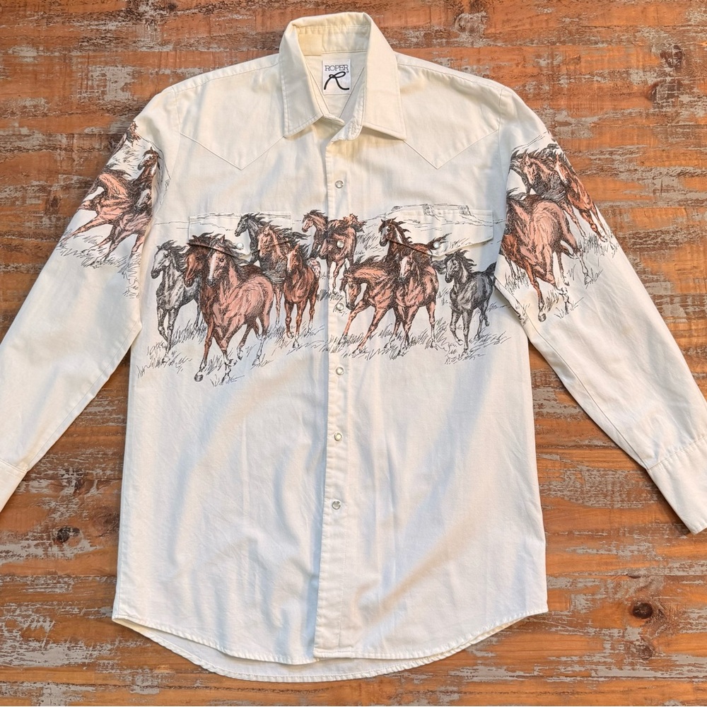 Vintage Roper Pearl Snap  Western shirt with running horse print front and back.